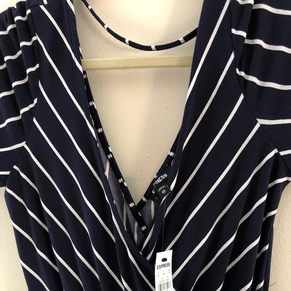 🆕 Express | Wrapped Jumpsuit - Picture 7 of 9